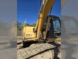 2004 John Deere 200C LC