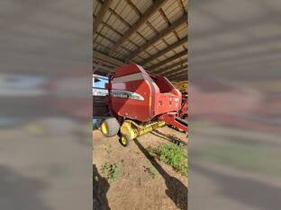New Holland BR7080