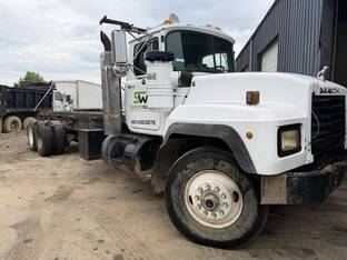 1997 Mack RD688S