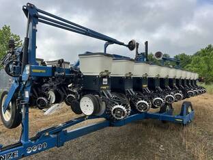 2003 Kinze 3600