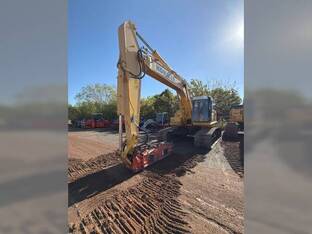 2019 Komatsu PC240 LC-11