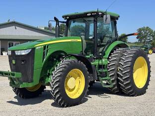 2011 John Deere 8235R