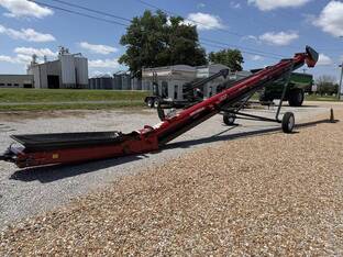 Universal 1537 FIELD LOADER TD