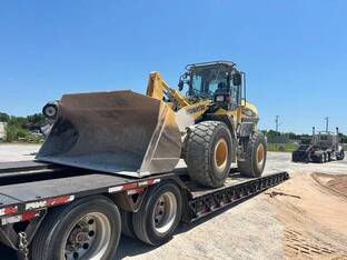 2023 Komatsu WA270-8