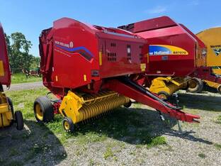 2023 New Holland ROLL-BELT 450 UTILITY PLUS