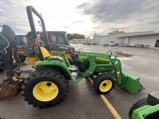 2016 John Deere 3032E