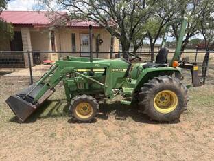 2000 John Deere 790