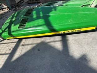 John Deere RE262566 HOOD