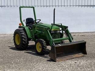 2000 John Deere 790