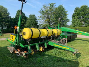 2011 John Deere 1750