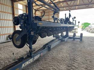 2024 Kinze 3605