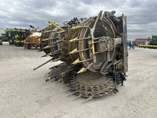 2022 John Deere 772