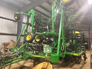 2013 John Deere 1870