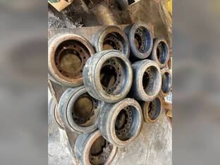 John Deere RE594956 ROLLER FOR 8RX - 18