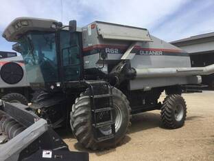1998 Gleaner R62