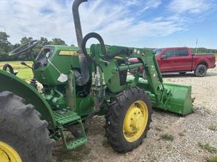 2016 John Deere 5075E