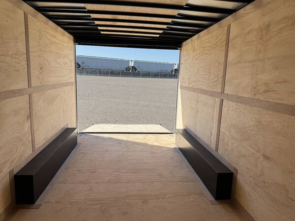 2026 United 8.5'x16' uj 7k black/mill 7' interior