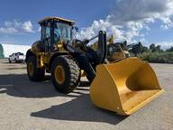 John Deere 524P