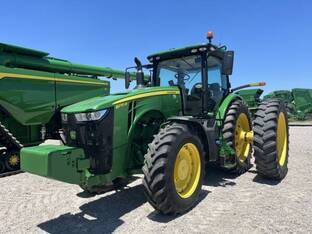 2018 John Deere 8270R