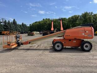 2017 JLG 600S