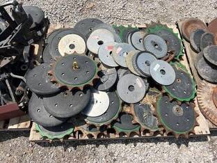 LOT OF MISC PLANTER PARTS