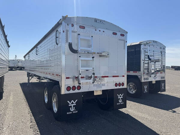 2027 Wilson 40'x96"x67" pacesetter hopper trailer