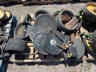 LOT OF ASSORTED PLANTER PARTS