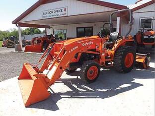 Kubota LA1154S