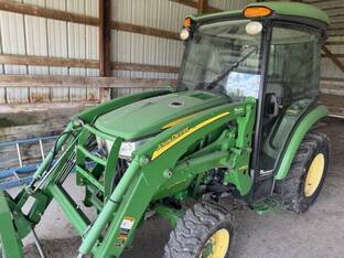 2014 John Deere 3046R
