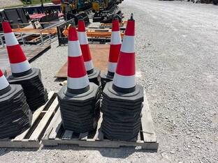 LOT OF 50 TRAFFIC CONES