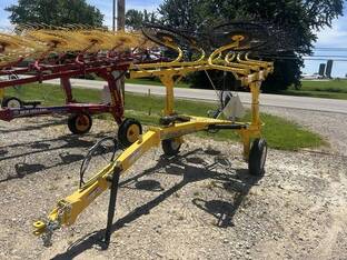 2025 New Holland PC819