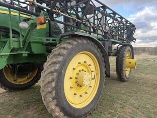 2011 John Deere 4930