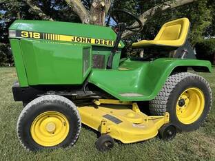 John Deere 318