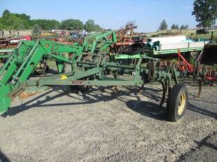 John Deere 100