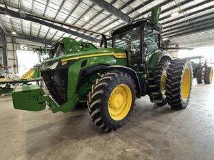 2025 John Deere 8R 250