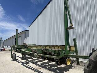 John Deere 7000