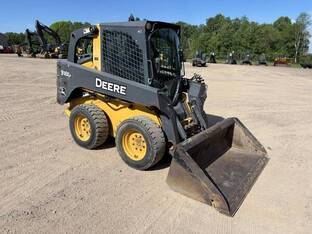 2013 John Deere 318D