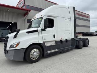 2022 Freightliner CASCADIA 126