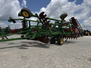 John Deere 2720