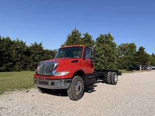 2004 International 4400