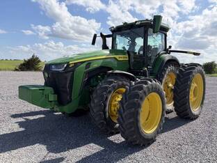 2022 John Deere 8R 370