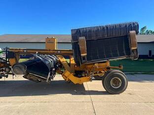 2011 Oxbo 330