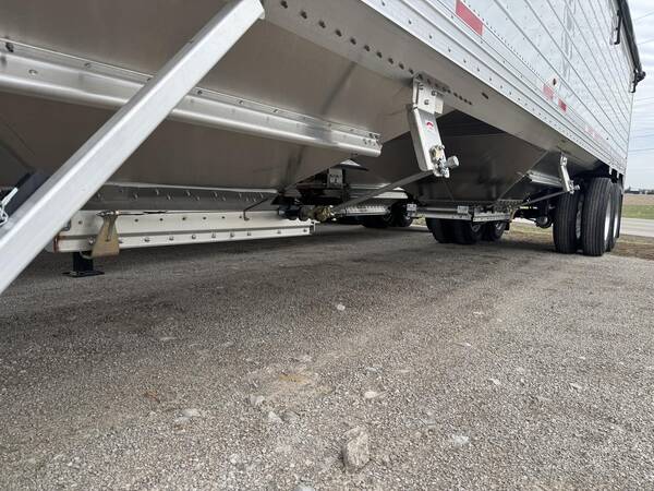 2027 Timpte super hopper