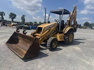 New Holland 555E