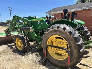 2014 John Deere 5085E