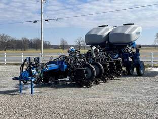 2015 Kinze 4900