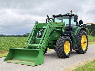 2018 John Deere 6215R