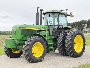 1990 John Deere 4755