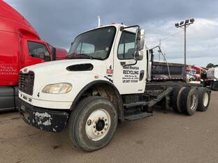 2005 Freightliner BUSINESS CLASS M2 106
