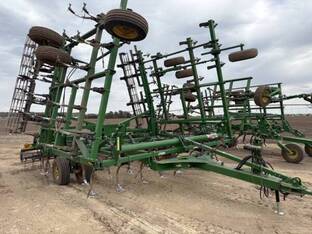2013 John Deere 2210